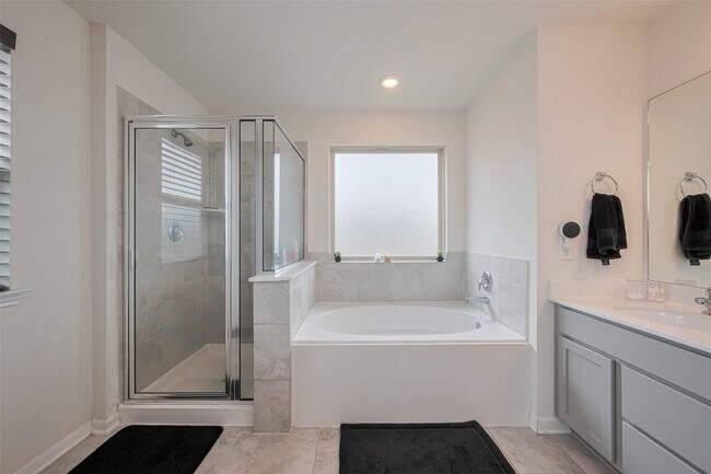 Building Photo - 1714 Clifton Hills Ln