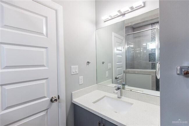 Building Photo - 15 Sabercat Ave