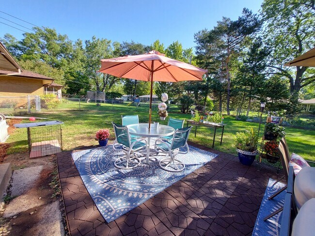 Building Photo - 10131 Girard Ave S