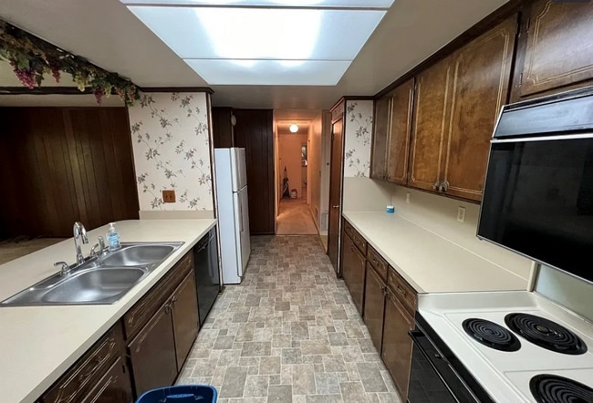 Building Photo - 4409 McCampbell Dr