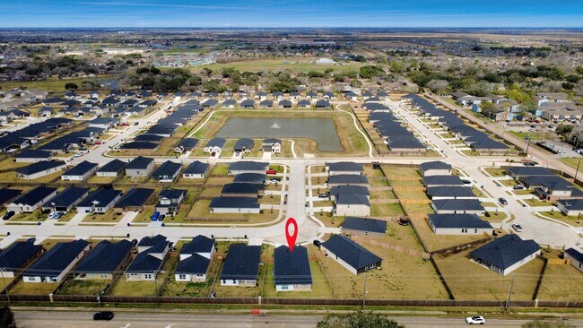 Building Photo - 342 Amy St