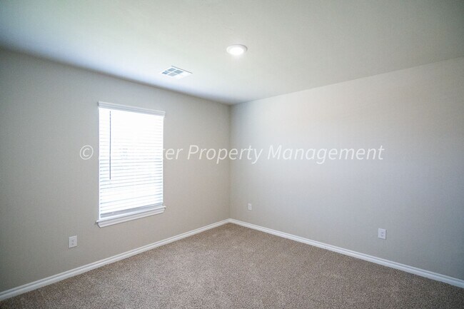 Building Photo - Gorgeous 4 Bed 2 Bath Home in Deer Creek School District!