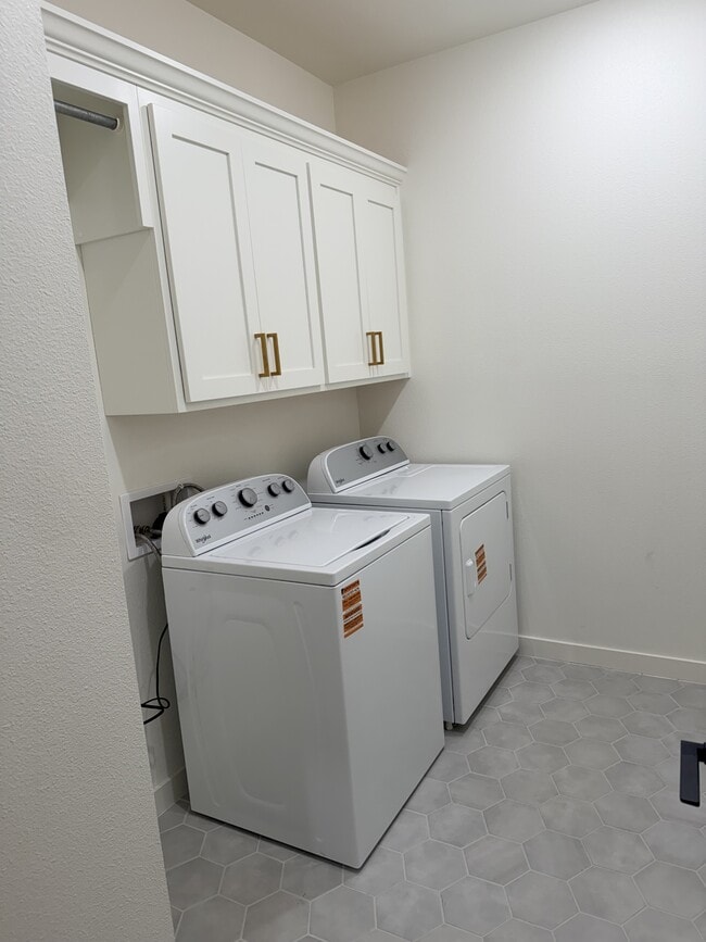 Building Photo - 301 Primrose Pt