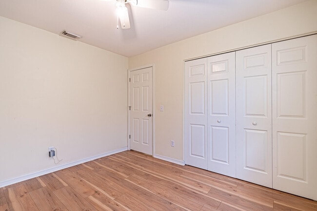 Building Photo - 607 SW Lucero Dr