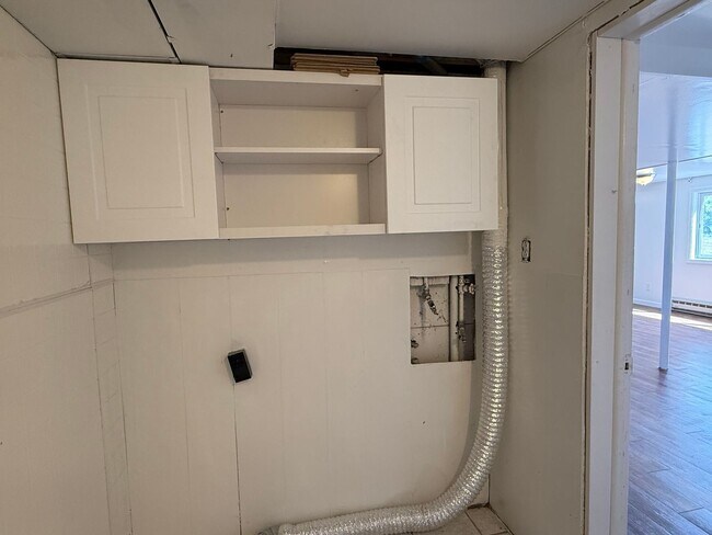 Building Photo - 5 Bedroom Home Available In Spokane Valley!