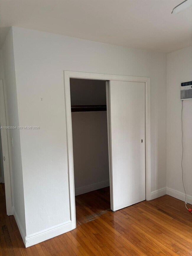 Building Photo - 233 Madeira Ave