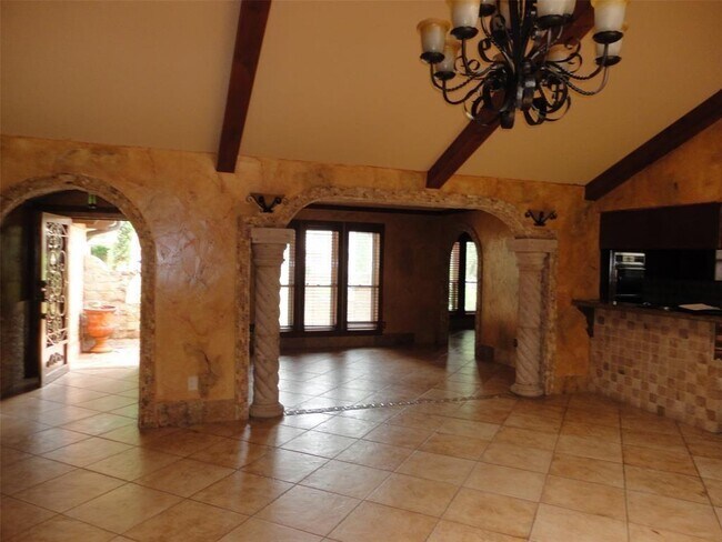 Building Photo - 4323 Colombia Dr