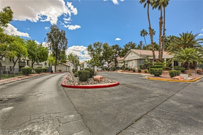 Building Photo - 3103 Key Largo Dr