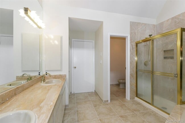 Building Photo - 1 Tiffany Cir