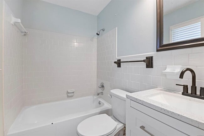 Building Photo - 111 Lori St