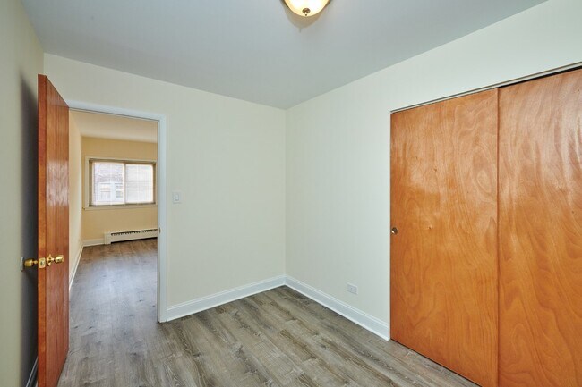 Building Photo - 2411 W Fargo Ave