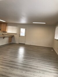 Building Photo - 646 Ballingrude Dr