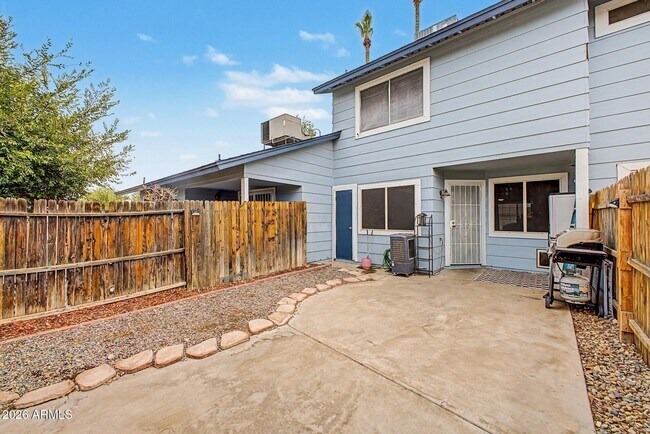 Building Photo - 10100 N 89th Ave