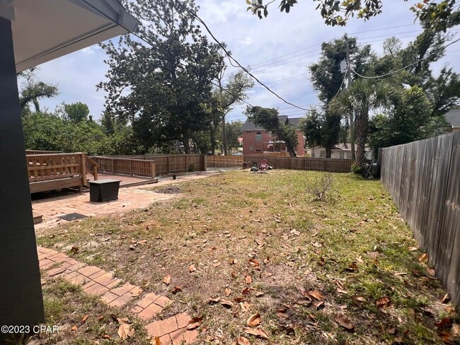 Building Photo - 319 N Cove Blvd