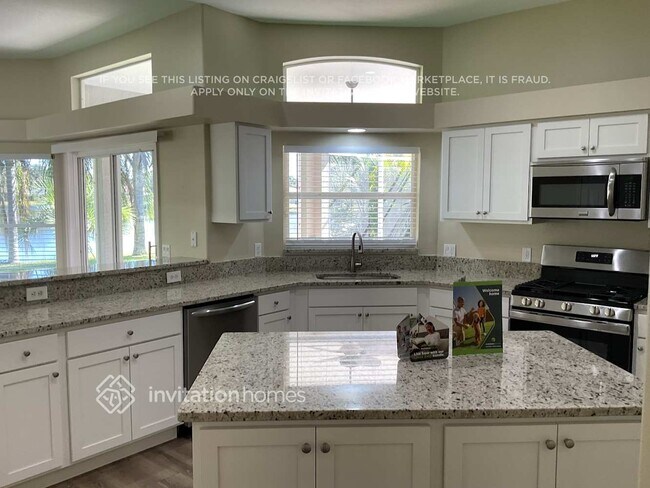 Building Photo - 874 Shoshone Ln