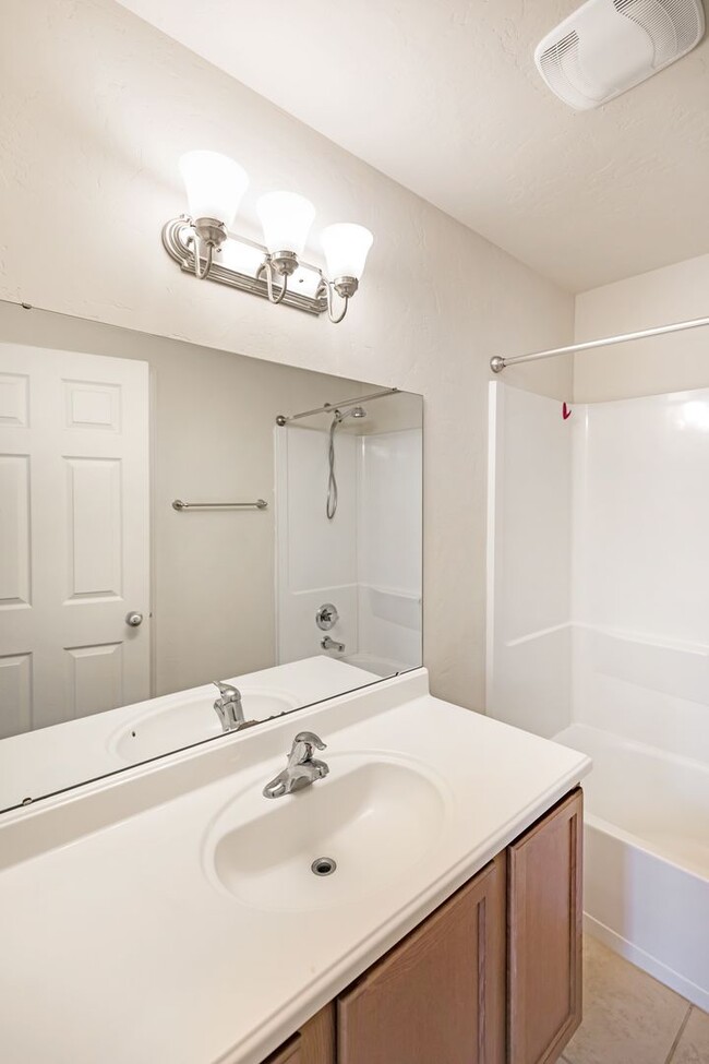 Building Photo - Beautiful Home W/Solar Panels