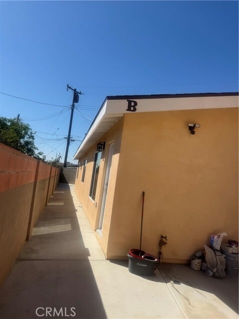 Building Photo - 7661 El Rovia Cir