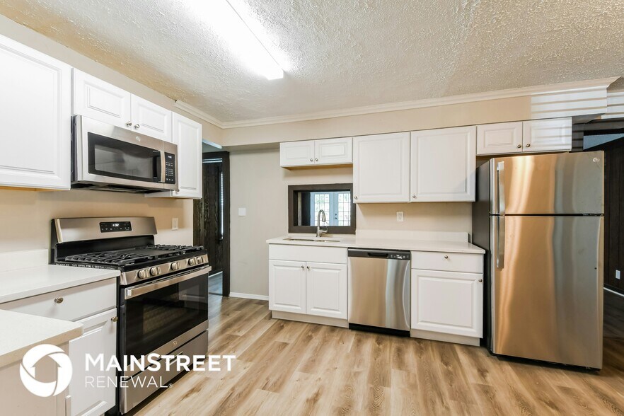 Building Photo - 205 De Smet Dr