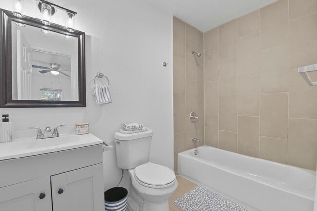 Building Photo - BEAUTIFUL HOME IN HOUSTON. MOVE IN READY!.