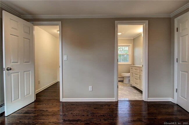 Building Photo - 29 Horseshoe Dr