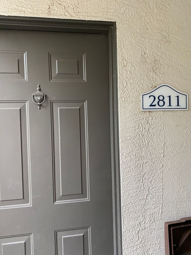 Building Photo - Lush Tropical Condo in North Naples