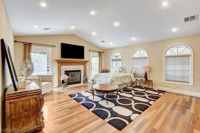 Building Photo - 7001 Alamitos Cir