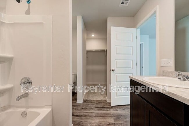 Building Photo - 504 Old Hickory Ln