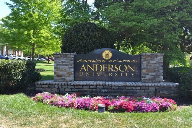 Building Photo - 205 E Broad St