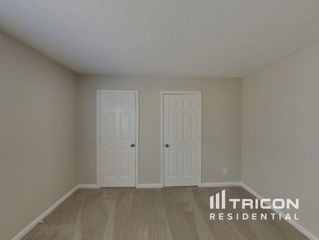 Building Photo - 2556 Tolliver Dr