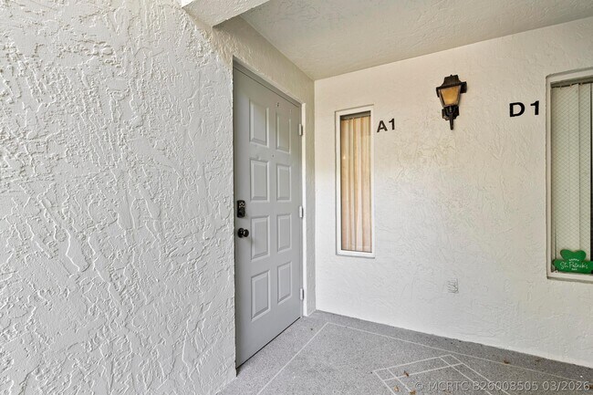 Building Photo - 1004 Green Pine Blvd