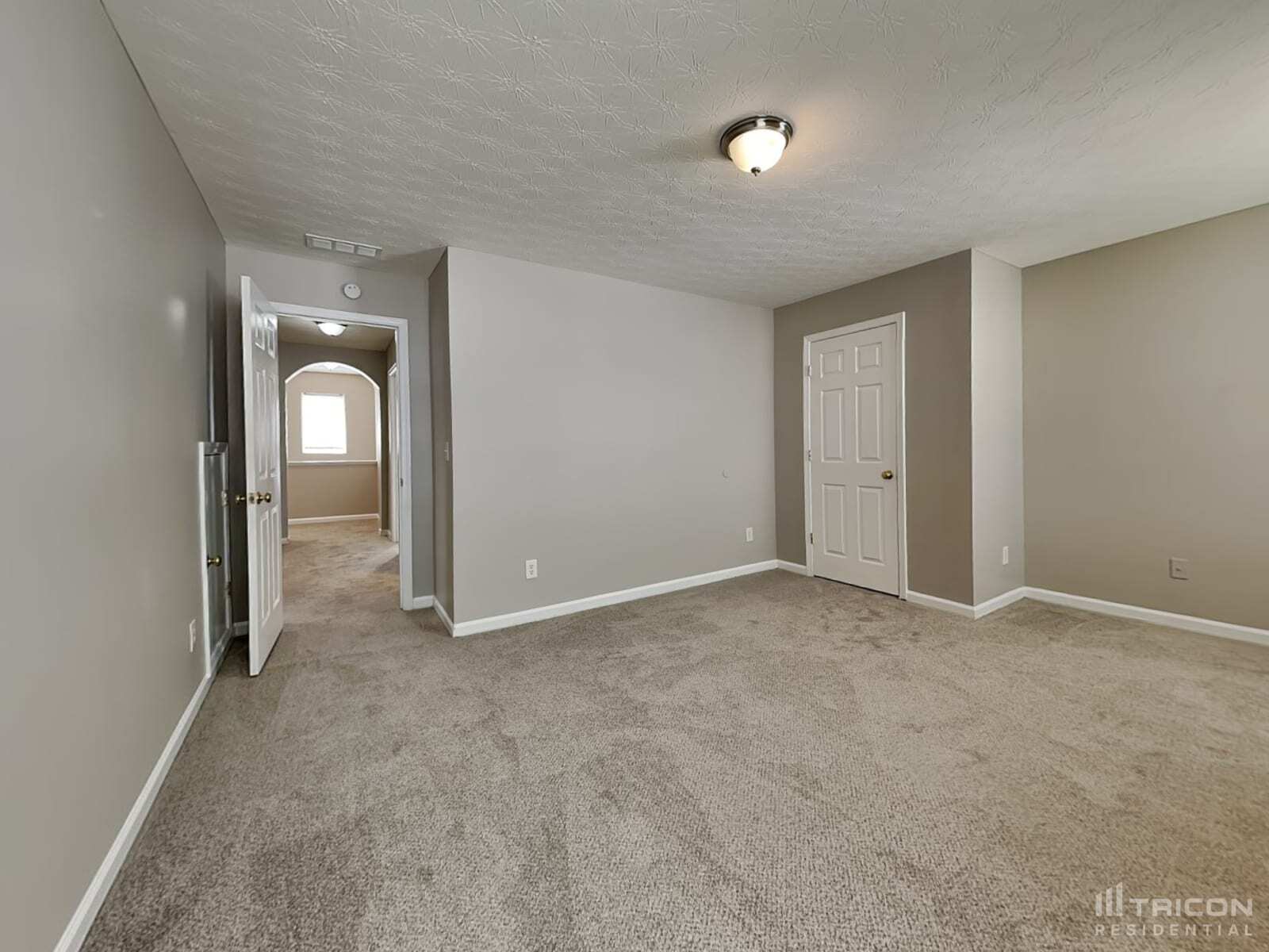 Building Photo - 298 Arrowhead Dr