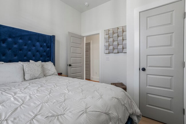 Building Photo - 1472 Georgia Pl