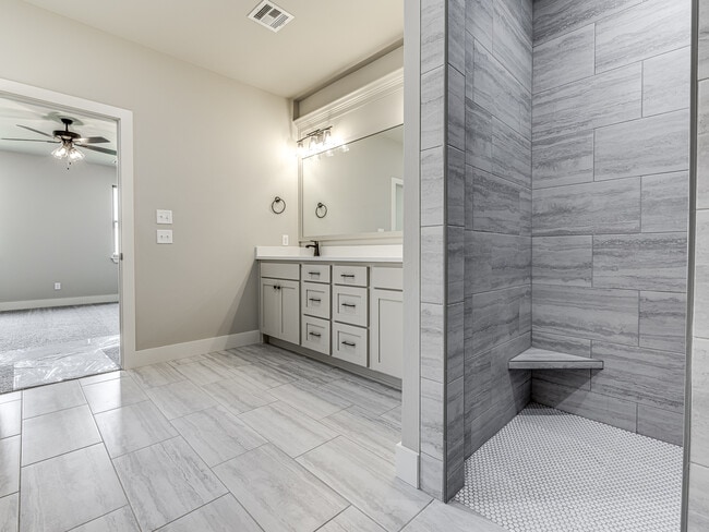 Building Photo - 14517 Chambord Dr