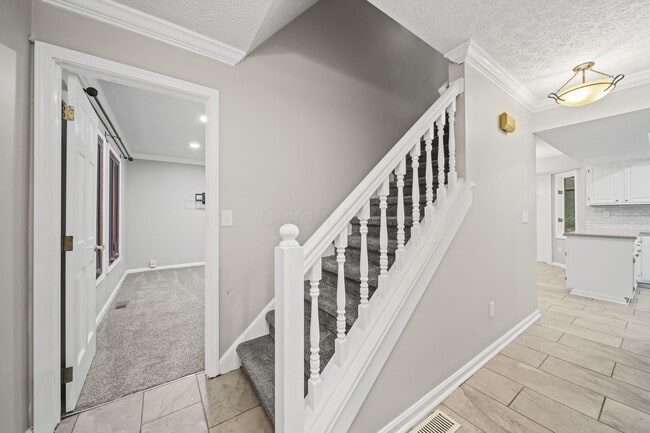 Building Photo - 1094 Farrington Dr