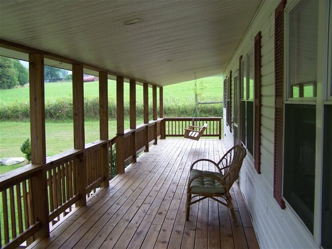 Building Photo - Ranch House in Zionville