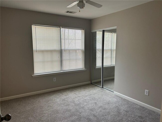 Building Photo - 416 Chatooga Ln