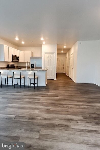 Building Photo - 229 Caterpillar Dr