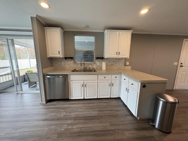 Building Photo - Beautiful 2-bed, 2-bath home is located in the highly desired Strawberry Ridge 55+ Community