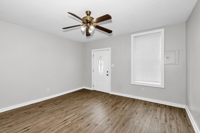Building Photo - Cute 1 bedroom in Old Towne!