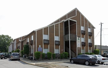 Building Photo - Elite Apartments