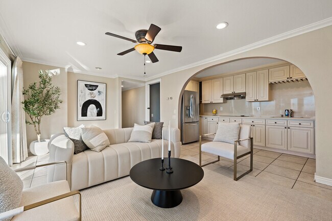 Building Photo - 11141 Limetree Dr