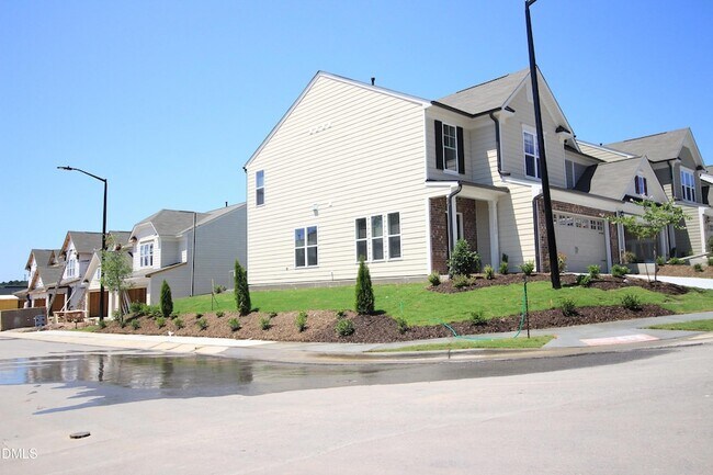 Building Photo - 1212 Nightshade Dr