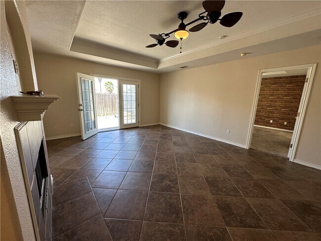 Building Photo - 14905 Dasmarinas Dr