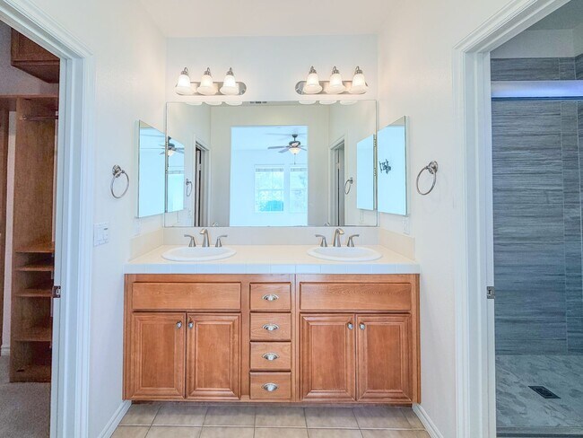 Building Photo - 8262O | Citrus Walk in Ventura | Unfurnished