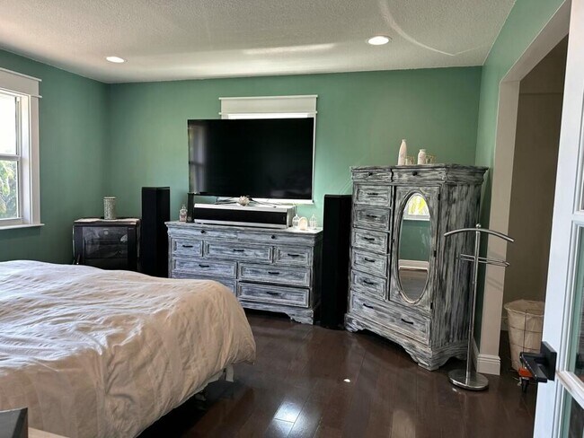 Building Photo - 4332 145th Ave N