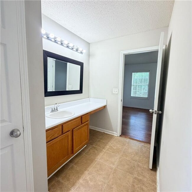 Building Photo - 153 Greystone Cir