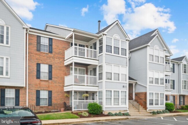 Building Photo - 611 Himes Ave