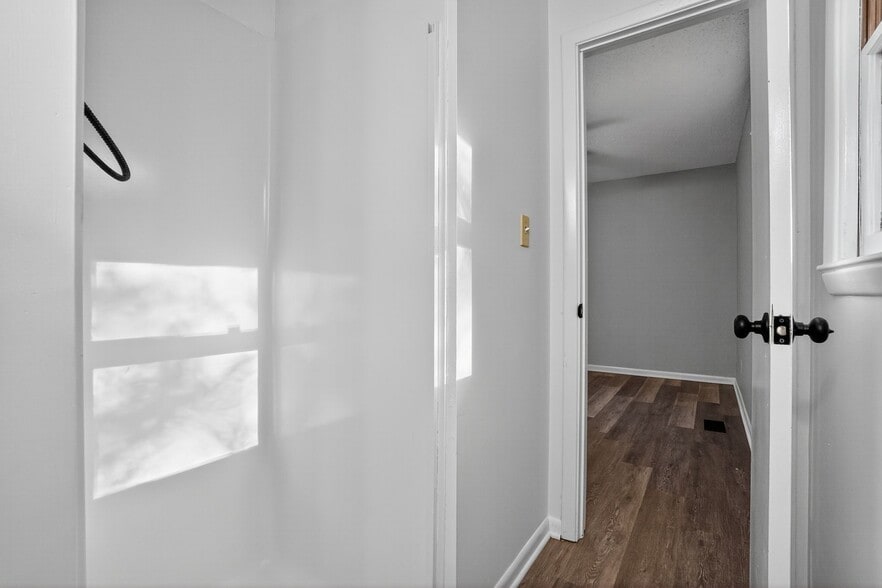 Building Photo - 1494 Carpenter St