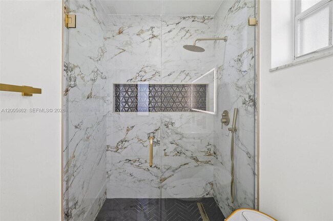 Building Photo - 3460 N 46th Ave