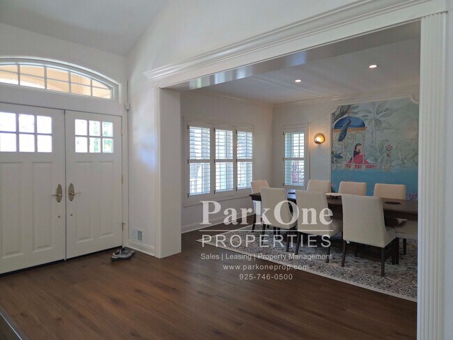 Building Photo - Amazing One of a Kind Home in the Heart of Danville with Pool & Views!